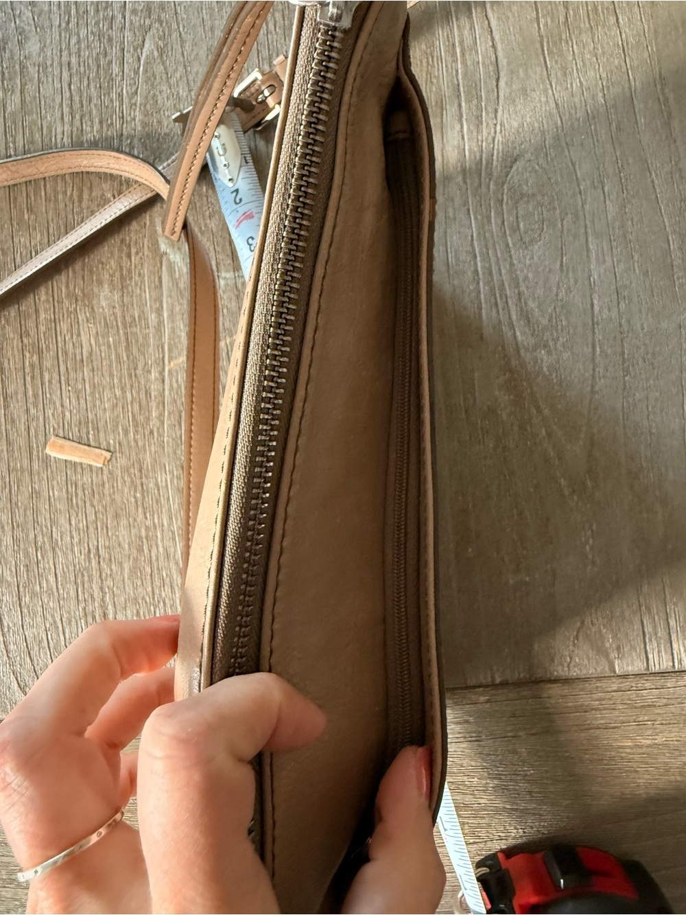Fossil Fiona Leather Crossbody Bag with Adjustable Strap‎ Tan - Picture 9 of 10